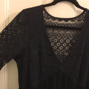 Venus sz L black lacy swim cover up w bell sleeves